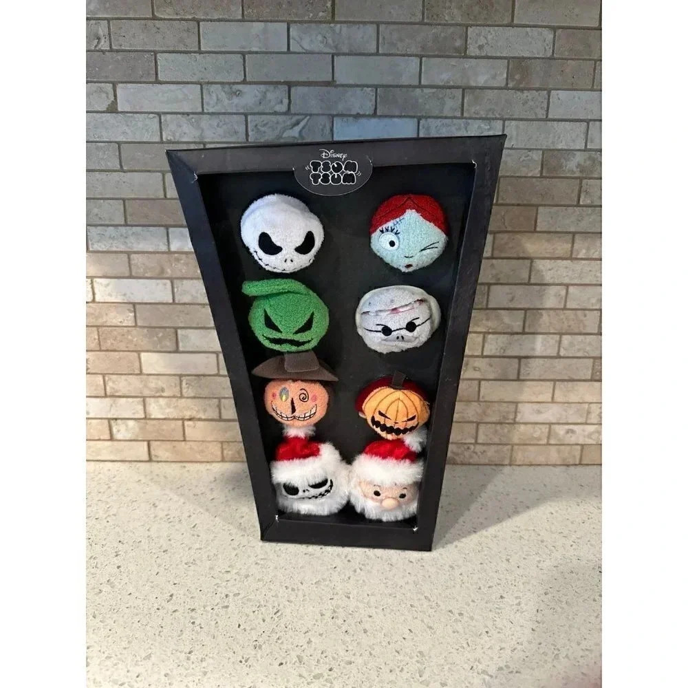 Disney Parks The Night Before Christmas Set of eight Tsum Tsum b13